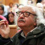 شفیعی کدکنی: ایران از پای نمی‌افتد