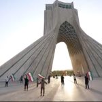 نماهنگ «نسل سلمان»؛ جوانان این مرز و بوم با تمام وجود پای انقلاب ایستاده‌اند