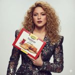 عکس یادگاریِ سلبریتی‌های هالیوود با خوراکی‌های نوستالژی ایرانی!